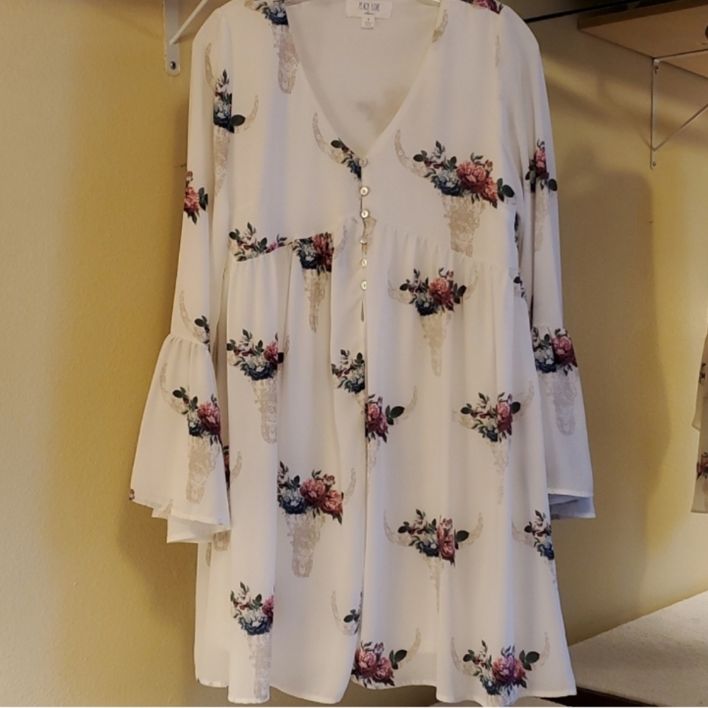 Peach Love California Floral Bull Skull Blouse - White